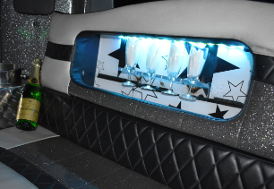 Passenger cabin with seats